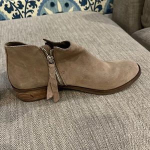 Dolce Vita camel sued booties - size 8.